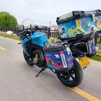 Moto de tourisme 400GT, excellent état. Moteur bicylindre de 400 cm³ refroidi par liquide, ABS et coffres à bagages, entièrement fonctionnel.