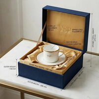 Boîte magnétique bleu marine personnalisable avec logo, conteneur rigide haut de gamme avec doublure en tissu satiné pour service à thé en céramique, vente en gros
