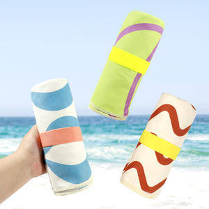 Toalla de Playa Redonda con Capucha para Niños, con Diseño de Personajes, Rayas Azules y Rosas en Relieve, con Logotipo Personalizado de Alta Calidad, con Cierre y Bolsillo - Product Image 6