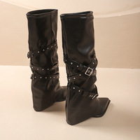 Bottes d'hiver rétro à bout pointu, en cuir souple fait main, avec rivets, style cavalier, à talon épais et haut pour femmes