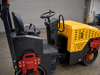 Compacteur à double tambour de petite taille pour l'entretien des routes en asphalte