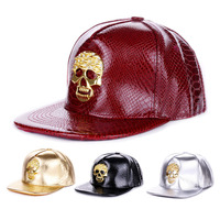 Topi Pria Fashion Motif Ular Hip Hop Fitted Snapback Topi Flat Brim 6 Panel Emas Perak Hitam Mengkilap PU Kulit Snapback Topi