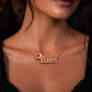 Collier personnalisé en acier inoxydable plaqué or 18 carats avec nom en écriture gothique, chapeau de sorcière, fantôme, chauve-souris, citrouille, croissant de lune – Bijoux d'Halloween - Product Image 3