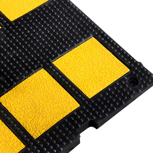 ความต้านทานแรงกระแทกสูงยาง SAFETY Driveway <span class=keywords><strong>Speed</strong></span> <span class=keywords><strong>Bump</strong></span> สำหรับที่จอดรถ - Product Image 3