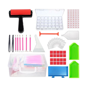 <span class=keywords><strong>Precio</strong></span> al por mayor Diy Herramientas <span class=keywords><strong>de</strong></span> pintura <span class=keywords><strong>de</strong></span> diamantes Kit <span class=keywords><strong>de</strong></span> accesorios 28 Caja <span class=keywords><strong>de</strong></span> almacenamiento <span class=keywords><strong>de</strong></span> rejilla Pluma Bandeja <span class=keywords><strong>de</strong></span> arcilla Rodillo <span class=keywords><strong>de</strong></span> goma Corrector <span class=keywords><strong>de</strong></span> diamantes - Product Image 1