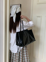 Tas Tote Kulit PU Besar dan Lembut, Tas Selempang Vintage Model Slouchy dengan Tali Serut Samping, Tas Kerja Modis untuk Wanita