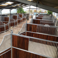 Abri pour chevaux préfabriqué de 3,6 m, mobile, extérieur, avec structure en acier thermolaqué, étable pour chevaux avec remplissage en bambou