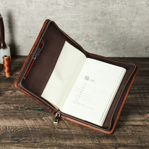 Funda de Cuaderno A5 de Cuero de Grano Completo Retro con Cremallera, Bolsa Minimalista Personalizada para Biblia/Diario con Soporte para Bolígrafo - Product Image 1