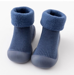 Vente en gros de <span class=keywords><strong>chaussettes</strong></span> d'hiver épaisses en éponge pour bébé, enfant en bas âge, chaussures de marche chaudes et antidérapantes, <span class=keywords><strong>chaussettes</strong></span> avec semelle en caoutchouc - Product Image 5