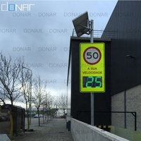 Panneau de vitesse radar extérieur à led à énergie solaire utilisé pour la détection de vitesse avec panneau de retour de vitesse sourire et pleurer affichage du visage