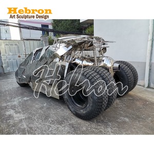 Décoration de sculpture sportive personnalisée pour parc d'attractions, en fibre de verre, en acier inoxydable, effet miroir, simulation de voiture de course de formule <span class=keywords><strong>Batman</strong></span> - Product Image 6