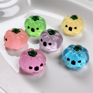 Matériaux de décoration d'Halloween : Petits ornements en résine de citrouille démoniaque, accessoires DIY de citrouille et de maïs phosphorescents - Product Image 2