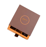 Günstige Handgefertigte Luxus-Schokoladenbox mit Papier-Trennwand und Geprägtem Design aus Guangdong