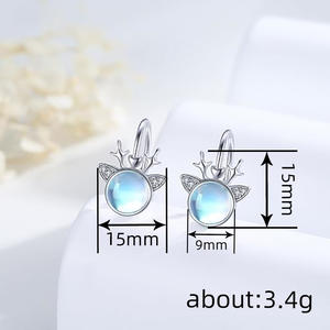 Eleganti Orecchini a Perno a Forma di Cervo in Argento 925 con Cristalli e Strass, Design Animale Carino per l'Uso Quotidiano Femminile - Product Image 5