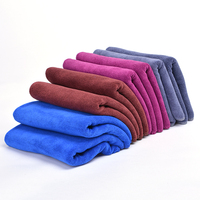 Serviette de sport en microfibre de haute qualité à prix abordable avec logo personnalisé, absorbante et à séchage rapide pour le golf, le fitness et les activités de plein air