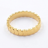 Luxuriöser Damenring im französischen Vintage-Stil, vakuumvergoldeter Stahlring mit Naturmuschel-Gürtelschnalle, Edelstahlringe, Schmuck für Frauen