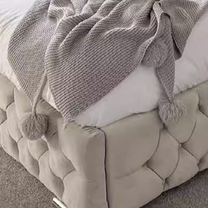 Роскошная кровать с высоким бархатным изголовьем - Product Image 3