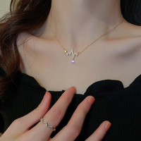 HONGTONG B2-24 acier inoxydable 18K plaqué or battement de coeur pendentif collier cadeau romantique pour les femmes accessoires de bijoux de mode