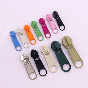 Vente en gros de tirettes et curseurs de fermeture éclair en alliage de zinc, curseurs de fermeture éclair métalliques multicolores pour sacs, vêtements, valises, OEM acceptable - Product Image 6