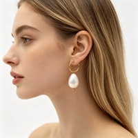 Boucles d'oreilles pendantes en acier inoxydable style français vintage avec perles coquillages et perles facettées en forme de goutte d'eau pour femme