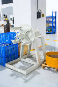 Macchina per la produzione di tubi e Thermos macchina per la formatura sottovuoto per la lavorazione di prodotti metallici linea di produzione di bottiglie - Product Image 4