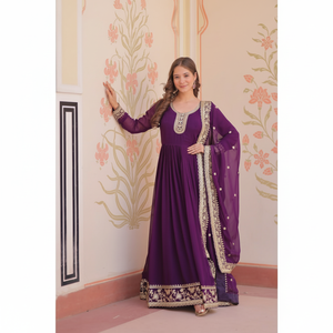 Ensemble de créateur pour femmes Belle robe et Dupatta pour la fête - Product Image 1