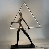 Grande lampe sur pied triangulaire à LED, sculpture lumineuse décorative pour hôtels, centres commerciaux, villas et halls d'entrée