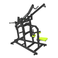 Équipement de fitness multifonctionnel commercial avec barre de traction isolalette large pour salle de sport.