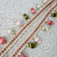 Décoration de table et rideau à franges pompons en rayonne de haute qualité avec boules en bois - EN STOCK