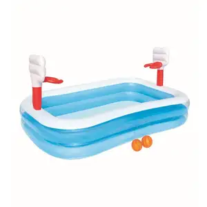 Piscina inflable divertida con aro de baloncesto