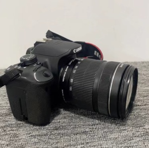 Cámara Canon <span class=keywords><strong>EOS</strong></span> <span class=keywords><strong>700D</strong></span> 95% Nueva con Lente de 18-135 mm, 18.0 MP, Cámara DSLR para Fotografía de Retratos, Cámara Usada - Product Image 3