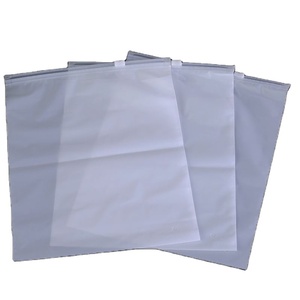 Bolsas de Plástico Transparente Personalizadas con Cierre Deslizante, Bolsas de Embalaje de Plástico Esmerilado con Cierre para Ropa - Product Image 1
