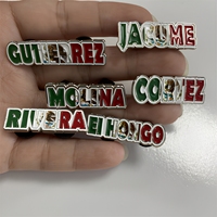 Livraison rapide mexicain métal Badge broche Support personnalisé nom de famille lettre brillant doux dur émail Badge broche