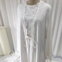 un tissu personnalisé de couleur blanche et noire pure Ensemble d'abaya à lacets floraux pour femmes musulmanes 2 pièces