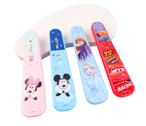 <span class=keywords><strong>Disney</strong></span> Collection Juego de cubiertos portátil de acero inoxidable 304 Incluye palillos y cuchara para el regreso a la escuela - Product Image 1