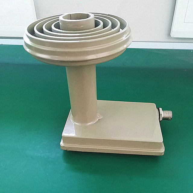 High Gain 70dB Ku Band LNB Prime Focus Single Output 10.7-12.75GHz Universal LNBF With LNB Holder