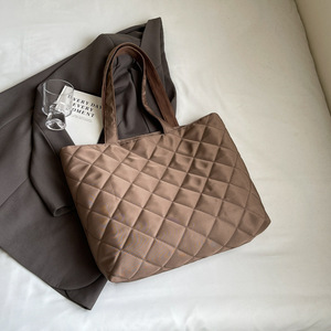 Fashionable tote bag for women in light grey with pleated texture and <b>bow</b> design - Product Image 4
