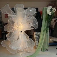 Décoration de vitrine, accessoires de décoration, installation artistique géante en organza de soie pour les événements de mariage, décoration de scène