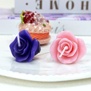 Candele di Compleanno Colorate Personalizzate a Forma di Rosa Senza Fumo per Decorazioni di San Valentino e Compleanni - Product Image 1