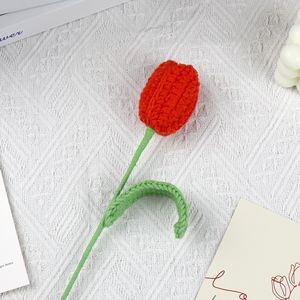 Flores de tulipán hechas a mano, flores de lana, flores tejidas, flores artificiales de ganchillo para el Día de San Valentín - Product Image 3