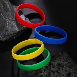 Disponibile Braccialetto Semplice Versatile con Incisione 'Believe Hope Love' Colorato Gioielli Unisex G0175 per Matrimoni e Festività - Product Image 4