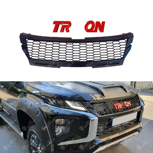 Calandre de course de pièces d'auto noires de pick-up 4x4 avec lumière ambre pour Mitsubishi Triton L200 2019 2020 <span class=keywords><strong>2021</strong></span> grilles de radiateur de voiture Bodykit - Product Image 4