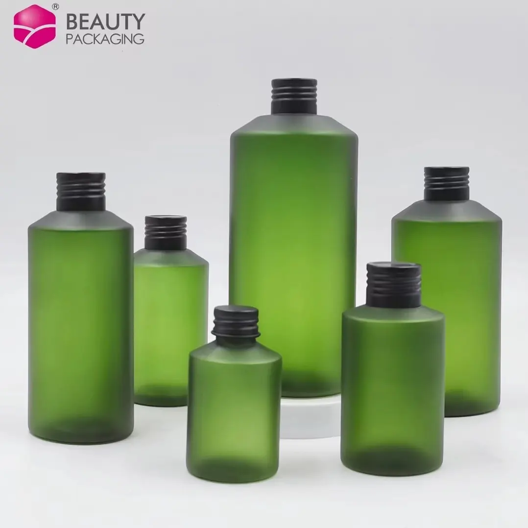 Botol Toner kosmetik bahu miring plastik Pet hijau Matte, 30ml 50ml 100ml 150ml 200ml 300ml dengan tutup sekrup aluminium