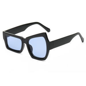 Lunettes de soleil carrées uniques <span class=keywords><strong>2022</strong></span> avec sourcils amusants Nouveauté en stock <span class=keywords><strong>Prix</strong></span> de gros Matériel de la monture en PC - Product Image 5