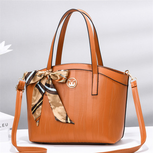 Nuevo diseño de moda de primavera y verano 2022 bolsos de mano de mujer de gran capacidad, baratos y calientes - Product Image 3