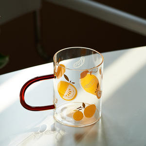 Verre coloré avec poignée, transparent, grande capacité, tasse à thé, tasse à jus, tasse à boisson, design élégant - Product Image 3