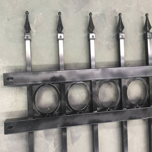 Bordure de balcon décorative en <span class=keywords><strong>piquet</strong></span> forgé <span class=keywords><strong>pour</strong></span> l'extérieur Garnison/Sécurité/Clôture de sécurité <span class=keywords><strong>pour</strong></span> le métal/acier au carbone/fer/aluminium - Product Image 2