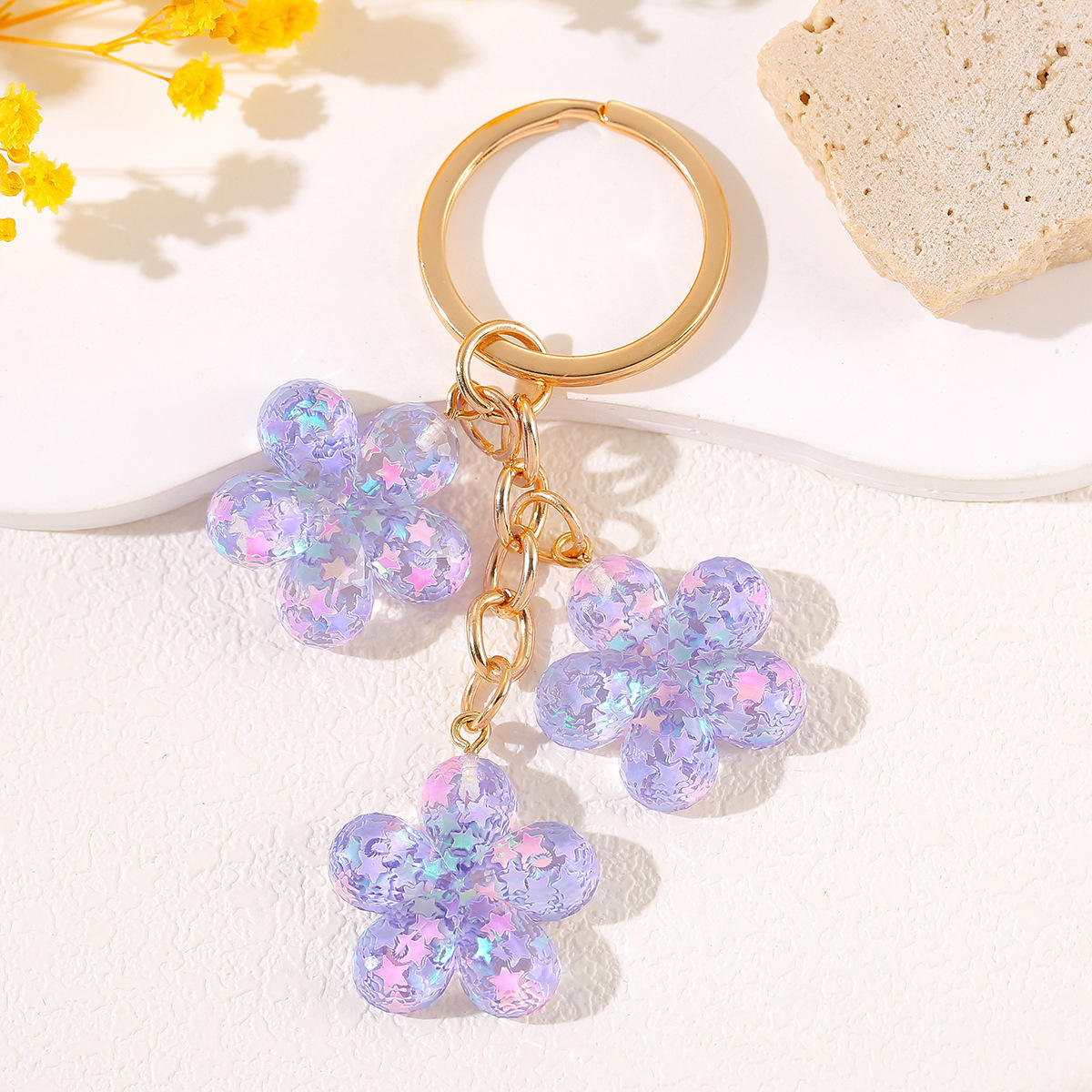 Trois fleurs violettes