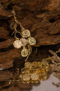 ต่างหูห่วงดีไซน์ระย้าประดับเหรียญชุบทอง 18k แบบคลาสสิก สวยหรู น้ำหนักเบา ระยิบระยับ - Product Image 5