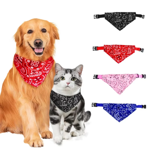 Collier, nœud papillon et bandana triangulaire ajustables et confortables en tissu à carreaux pour chat et chien - Product Image 1